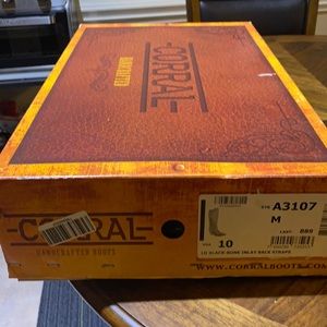Women’s Corral Boots sz10 brown
